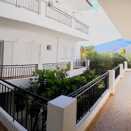 Ενοικιαζόμενα Δωμάτια Γεωργία Σταμούλου Roviai Exteriör bild