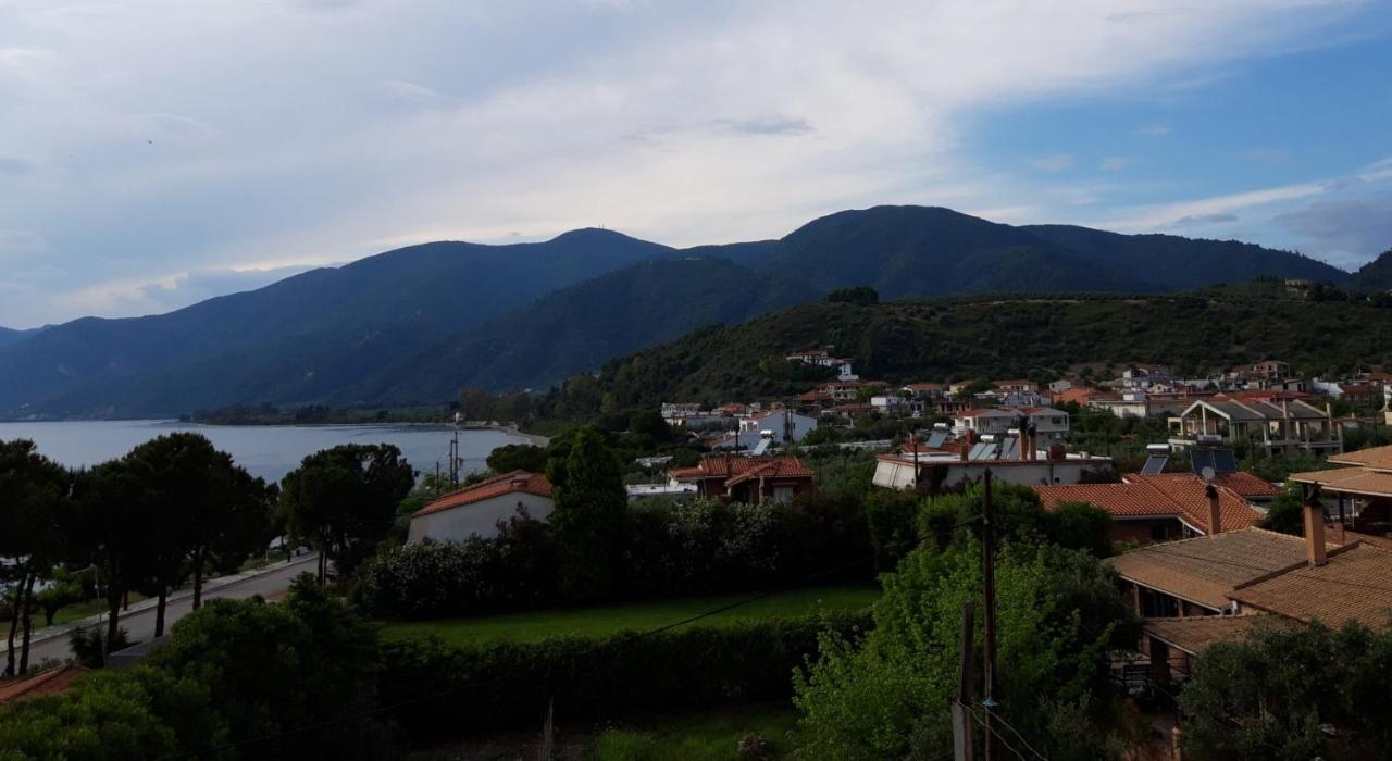 Ενοικιαζόμενα Δωμάτια Γεωργία Σταμούλου Roviai Exteriör bild